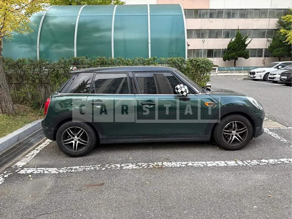 Photo 2 of 3: 2015 MINI Cooper 1.5, VIN WMWXU1102G2A92881 — Korean insurance auction
