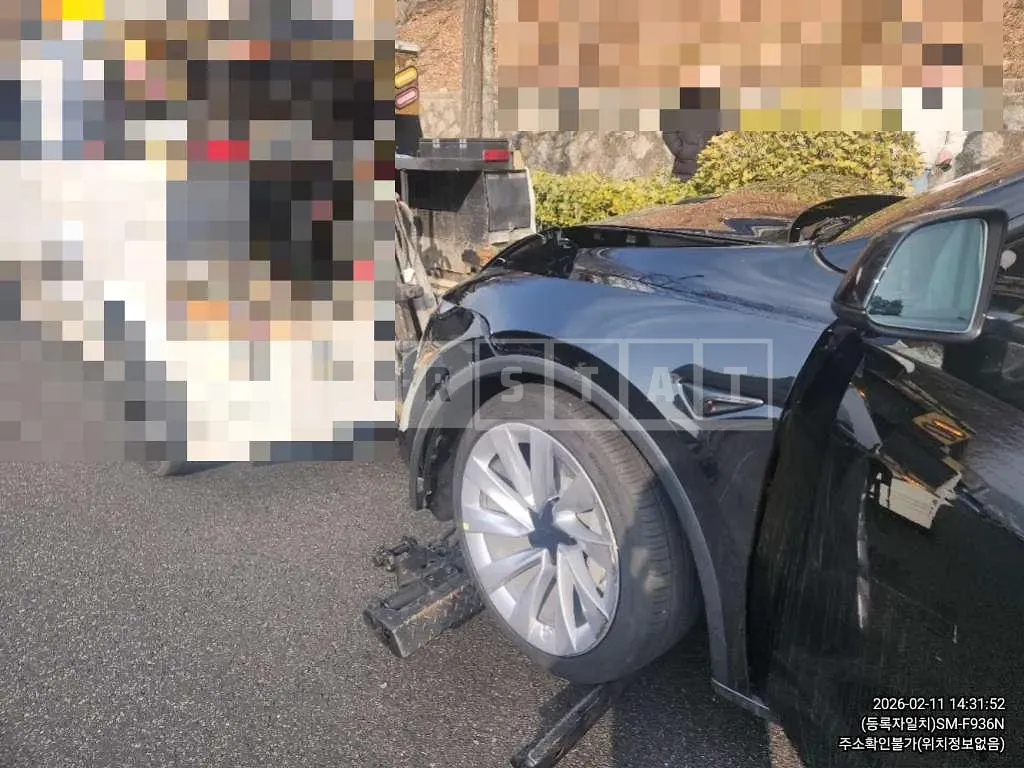 Photo 2 of 12: 2025 Tesla Model Y Long Range — Korean insurance auction