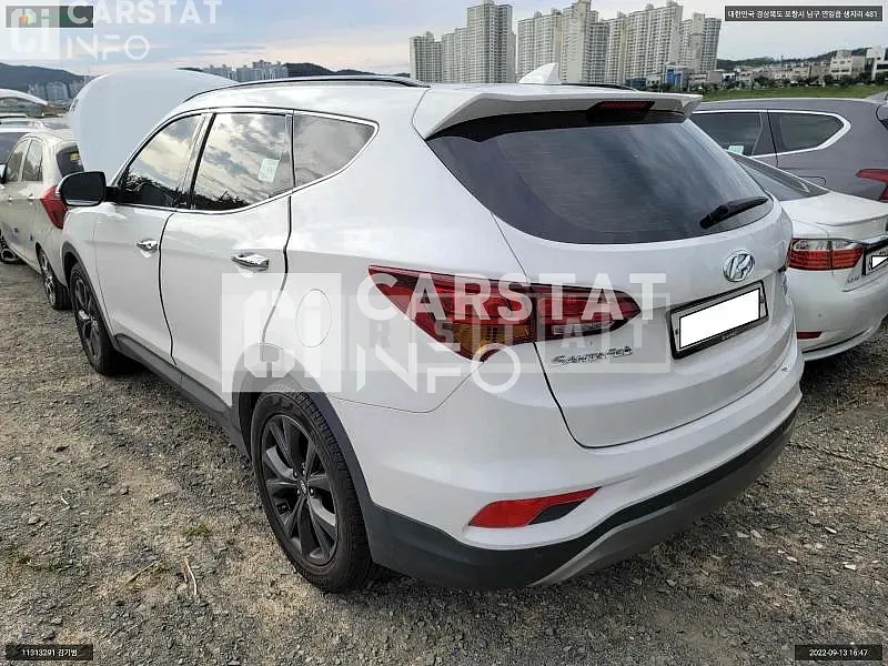 Photo 2 of 6: 2016 Hyundai Santa Fe, VIN KMHSW81XDGU612103 — Korean insurance auction