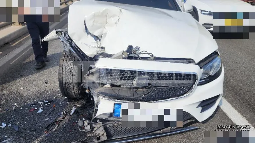 Photo 2 of 13: 2020 Mercedes-Benz E350 4Matic — Korean insurance auction