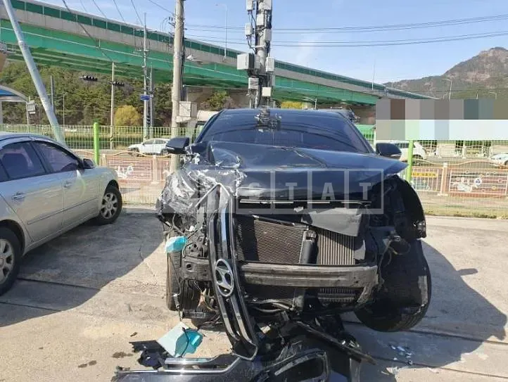 Photo 2 of 9: 2015 Hyundai Santa Fe DM 2.0 — Korean insurance auction