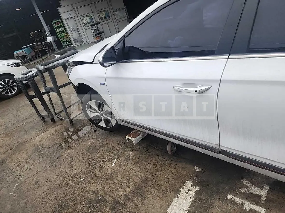 Photo 2 of 31: 2018 Hyundai IONIQ Electric — Korean insurance auction