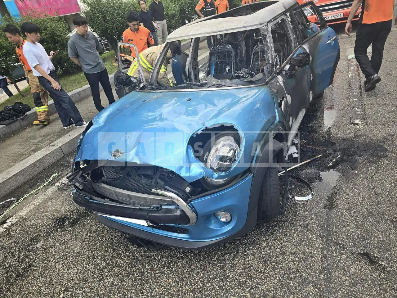 Photo 2 of 9: 2019 MINI Cooper D (5), VIN WMWXV3104KTF00096 — Korean insurance auction