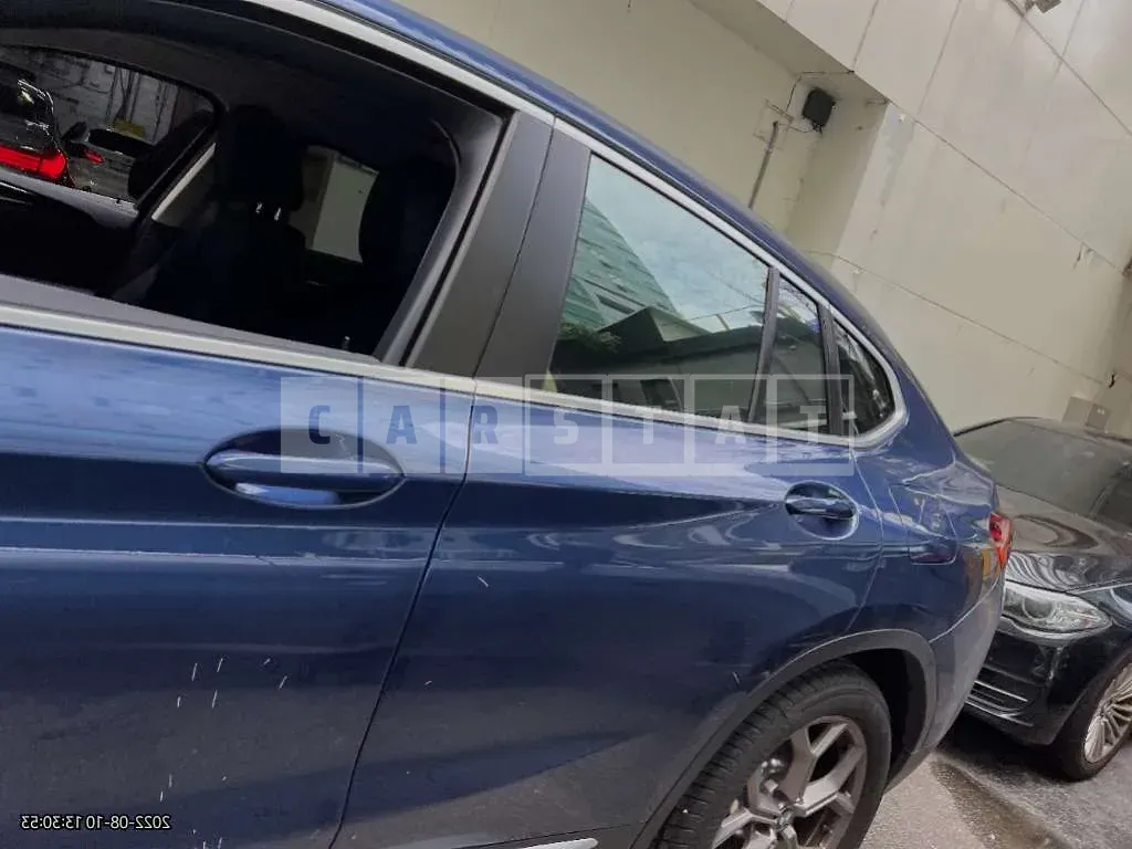 Photo 2 of 9: 2022 BMW X4 xDrive20i, VIN WBA21DT00N9L67196 — Korean insurance auction
