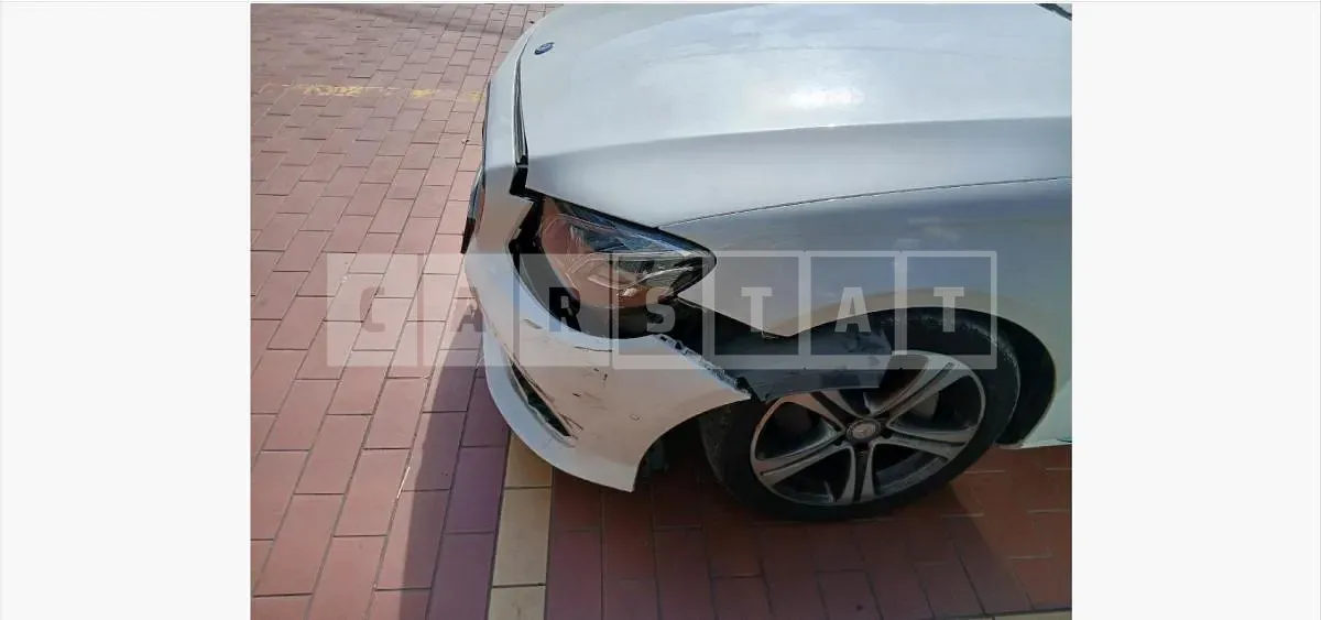 Photo 2 of 11: 2016 Mercedes-Benz E300 — Korean insurance auction