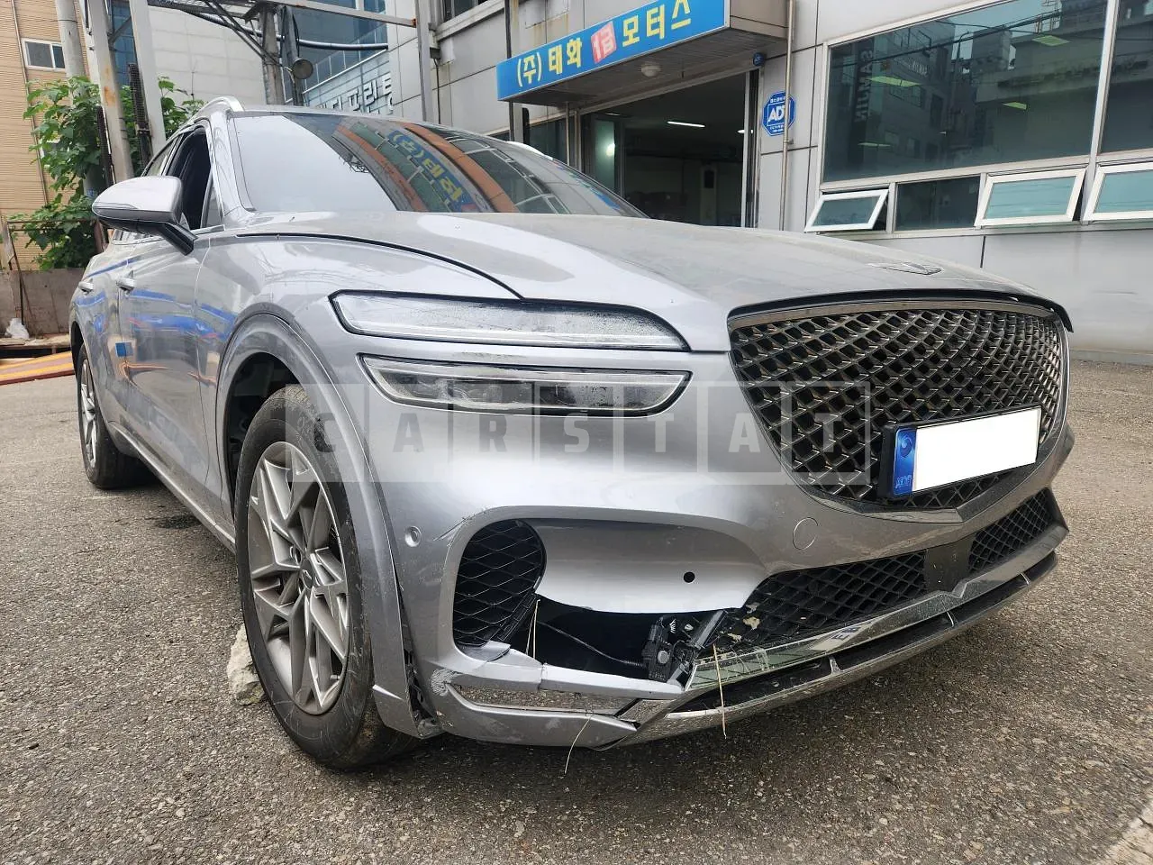 Photo 2 of 15: 2023 Genesis GV70, VIN KMTMA81BBRU160806 — Korean insurance auction