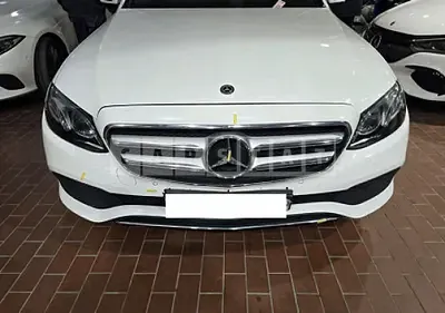 Photo 1 of 18: 2017 Mercedes-Benz E220d 4Matic — Korean insurance auction