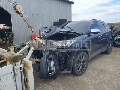 Photo 1 of 8: 2017 Hyundai Santa Fe, VIN KMHSW81UBHU720771 — Korean insurance auction