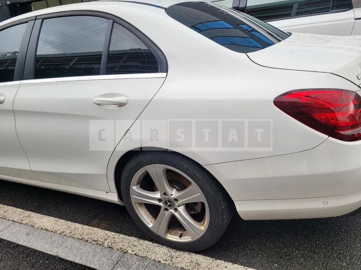 Photo 2 of 6: 2018 Mercedes-Benz C200 d — Korean insurance auction