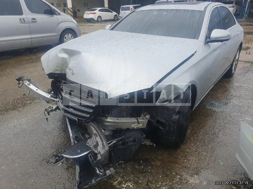 Photo 2 of 22: 2020 Mercedes-Benz E 300 4Matic, VIN W1KZF4KB2LA856674 — Korean insurance auction