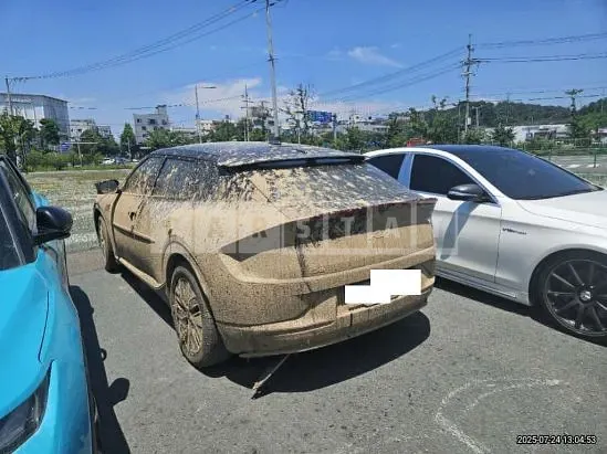 Photo 2 of 9: 2022 Kia EV6 — Korean insurance auction