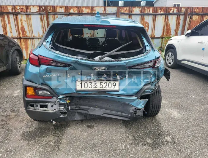 Photo 2 of 11: 2020 Hyundai Kona, VIN KMHK2817GLU465688 — Korean insurance auction