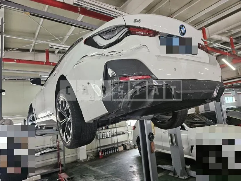 Photo 2 of 31: 2022 BMW i4 eDrive40 — Korean insurance auction