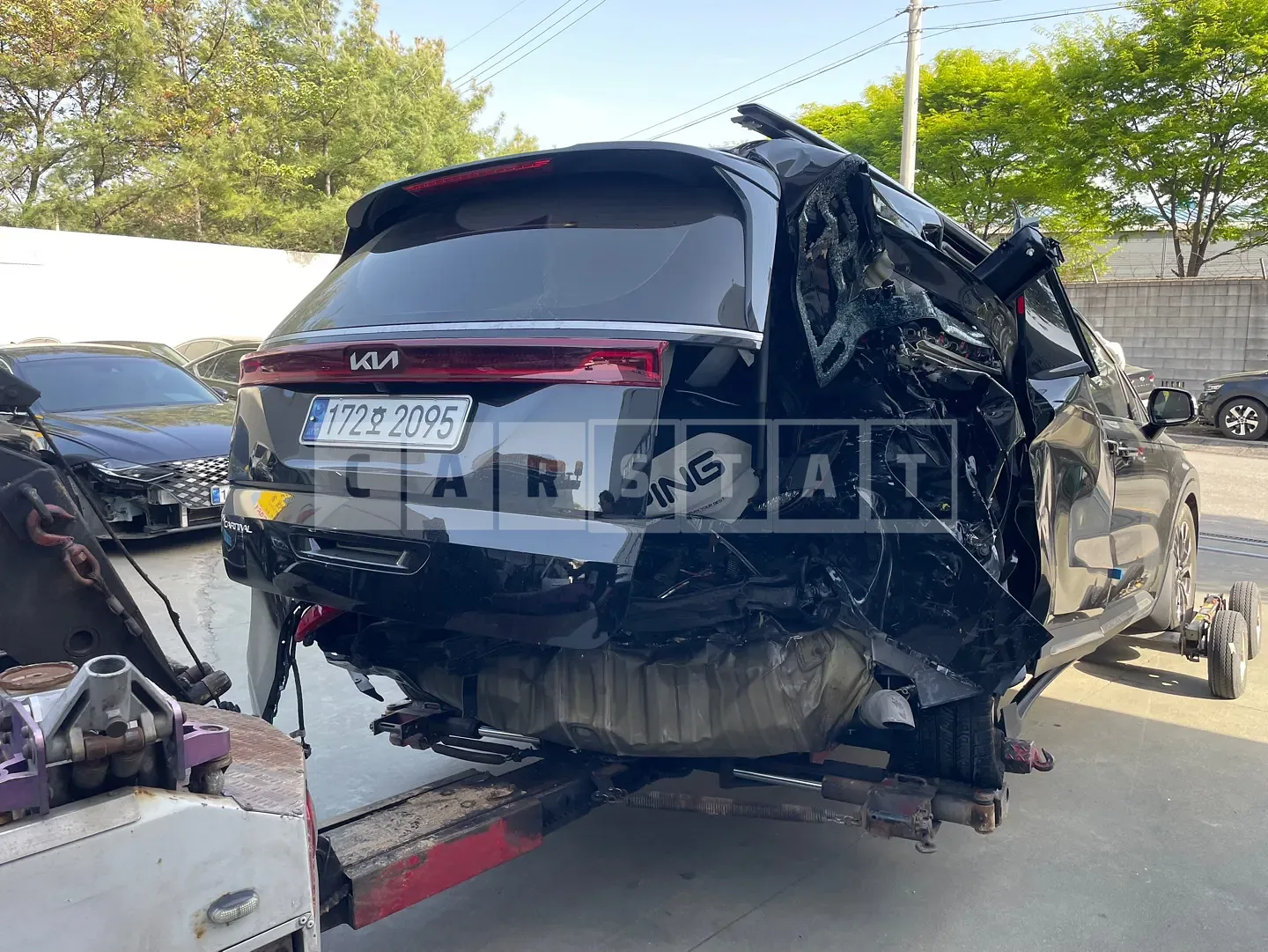 Photo 2 of 18: 2023 Kia Carnival, VIN KNANE813BPS236871 — Korean insurance auction