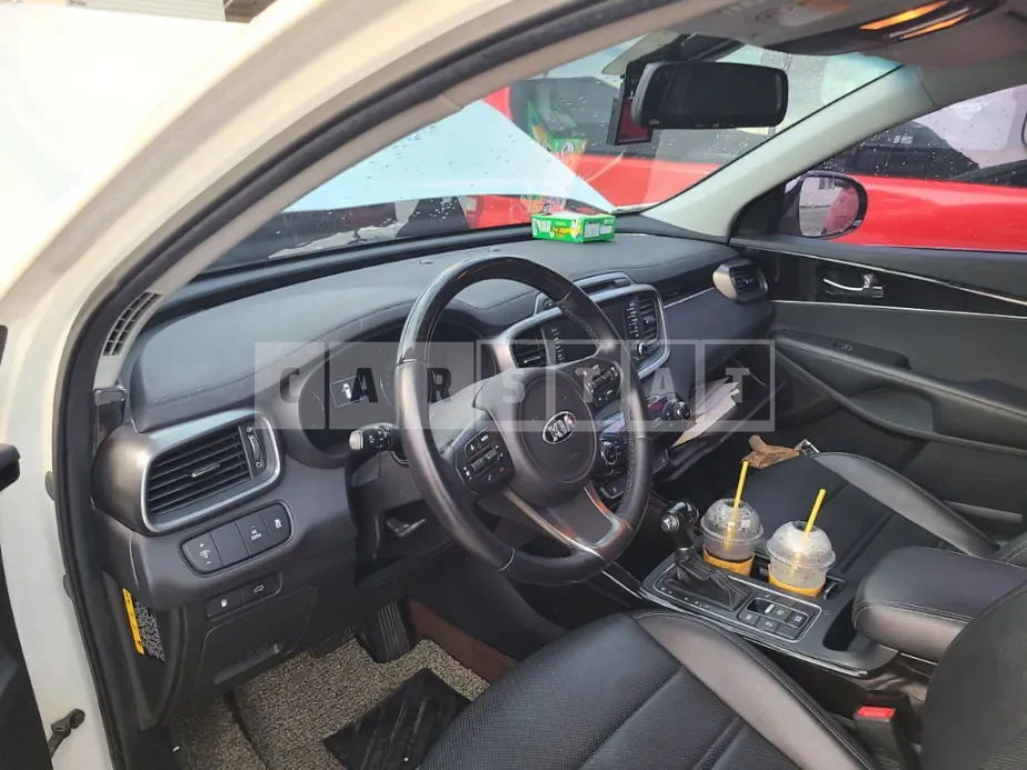 Photo 2 of 6: 2015 Kia Sorento 2.0 — Korean insurance auction
