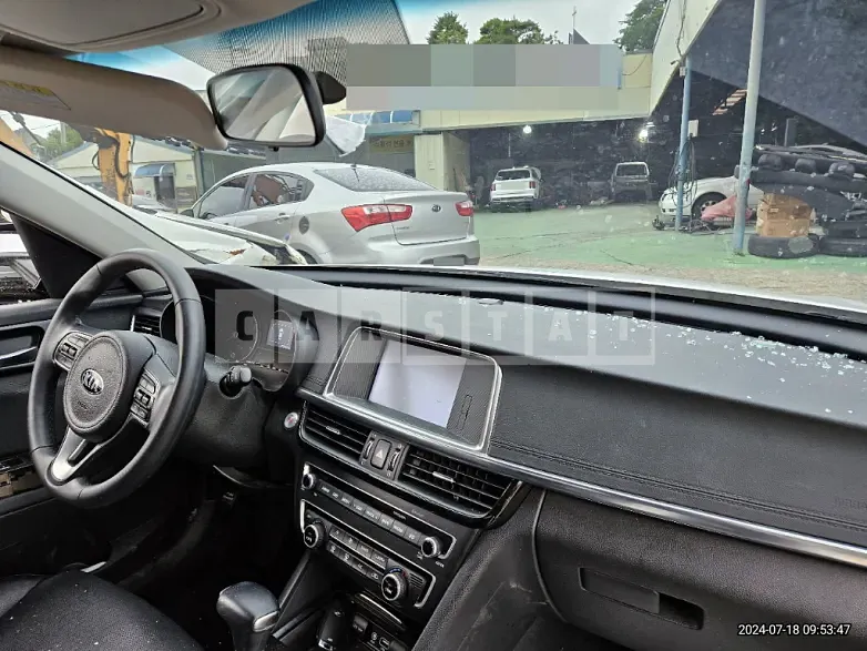 Photo 2 of 9: 2016 Kia K5 — Korean insurance auction