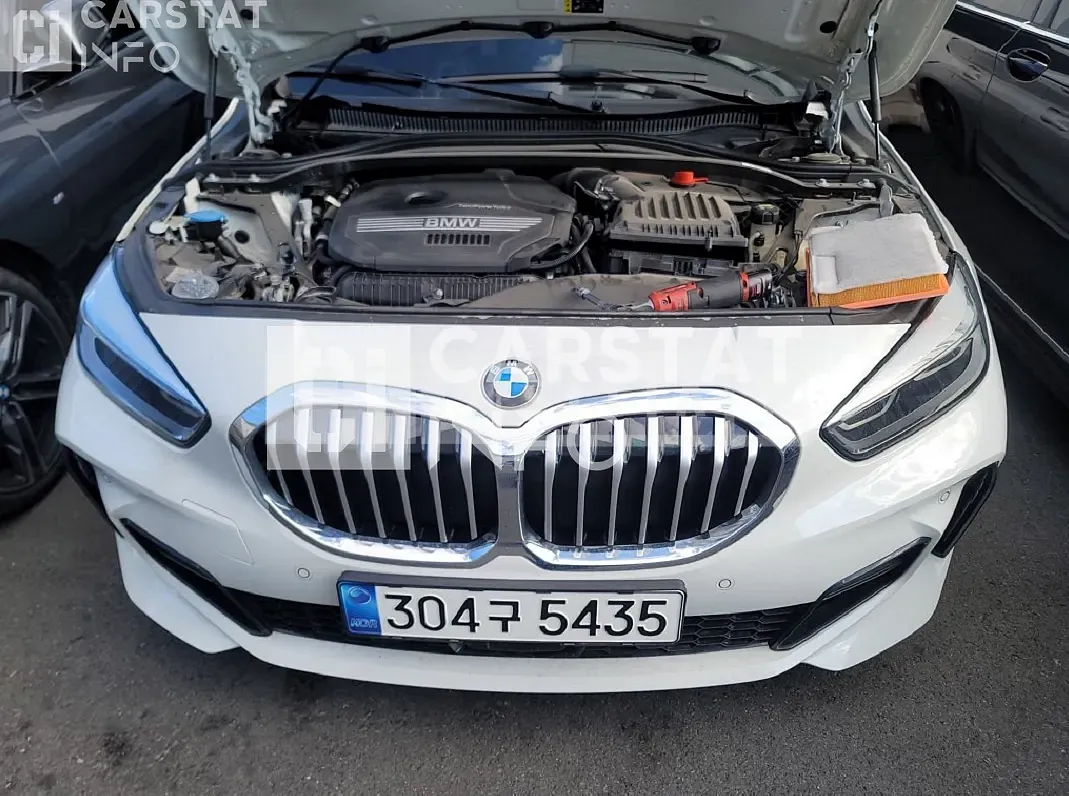 Photo 2 of 23: 2021 BMW Calm 120i — Korean insurance auction