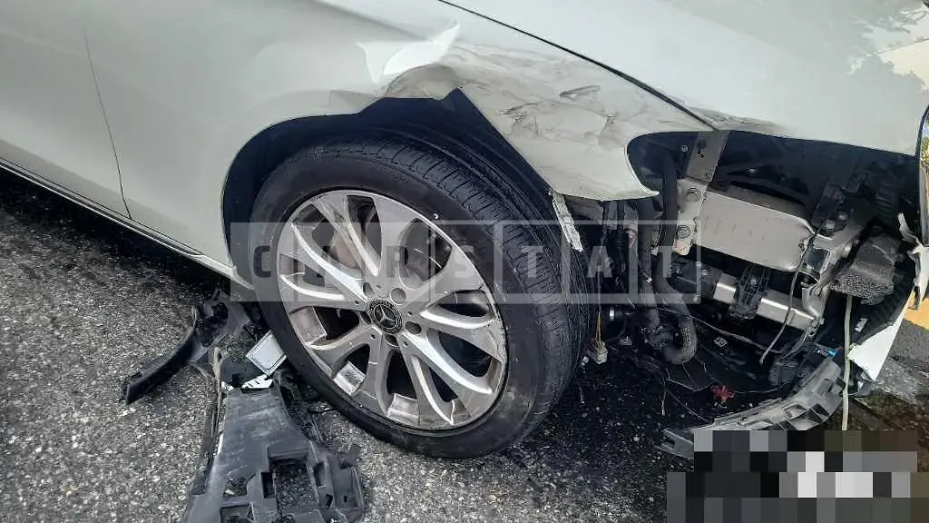 Photo 2 of 9: 2018 Mercedes-Benz E300 — Korean insurance auction
