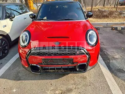 Photo 1 of 36: 2022 MINI Cooper S Five-Door — Korean insurance auction