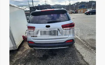Photo 1 of 11: 2017 Kia Sorento — Korean insurance auction
