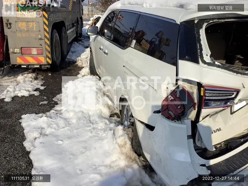 Photo 2 of 21: 2019 Kia Carnival, VIN KNAMB81ABKS542155 — Korean insurance auction