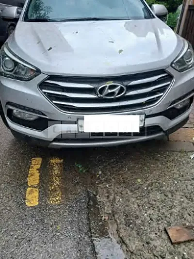 Photo 1 of 5: 2018 Hyundai Santa Fe — Korean insurance auction