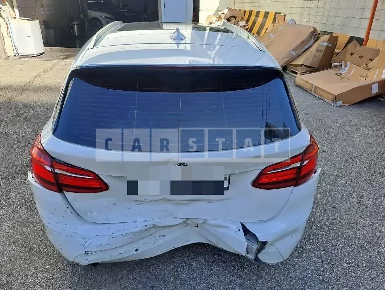 Photo 2 of 6: 2015 BMW Active Tourer — Korean insurance auction