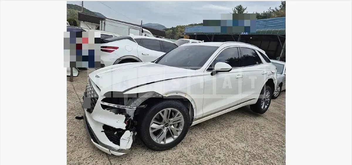 Photo 2 of 28: 2025 Genesis GV70 2.5T AWD — Korean insurance auction