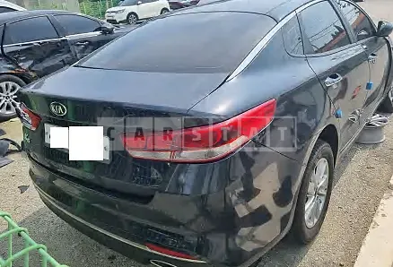 Photo 2 of 12: 2017 Kia K5, VIN KNAGS416BHA150514 — Korean insurance auction