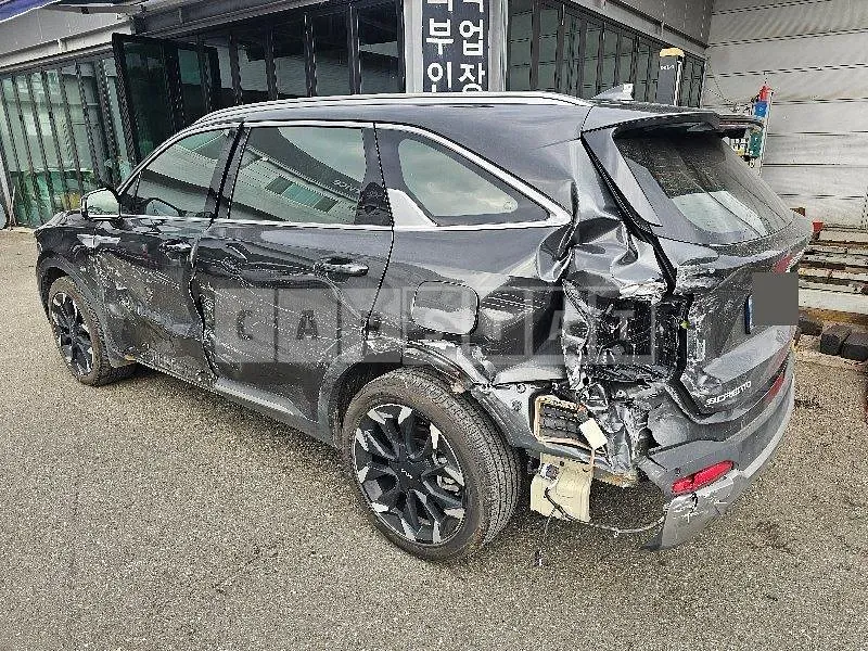 Photo 2 of 21: 2025 Kia Sorento — Korean insurance auction
