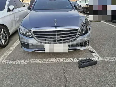 Photo 1 of 10: 2017 Mercedes-Benz E220 d 4Matic — Korean insurance auction