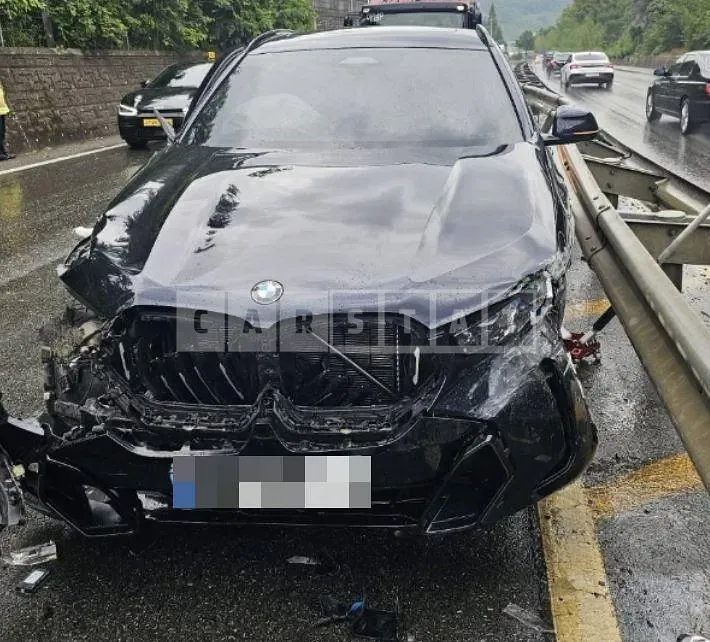 Photo 2 of 29: 2025 BMW X6 xDrive40i M Sport — Korean insurance auction