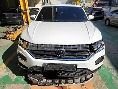 Photo 1 of 13: 2021 Volkswagen T-Roc 2.0 TDI, VIN WVGZZZA1ZMV032351 — Korean insurance auction