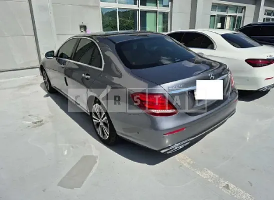 Photo 2 of 6: 2020 Mercedes-Benz E220d — Korean insurance auction