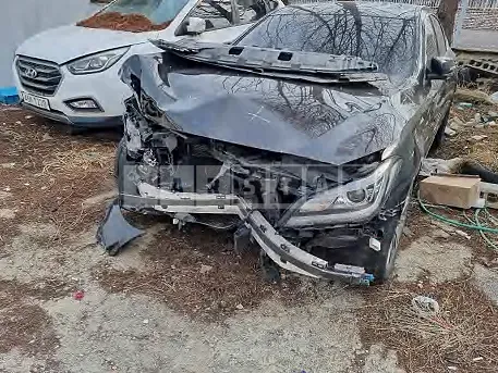 Photo 2 of 7: 2019 Hyundai Genesis G80, VIN KMHGL41DDKU319342 — Korean insurance auction