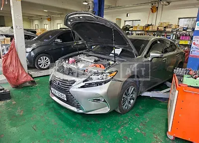 Photo 1 of 25: 2017 Lexus ES300h, VIN JTHBW1GGXH2142306 — Korean insurance auction