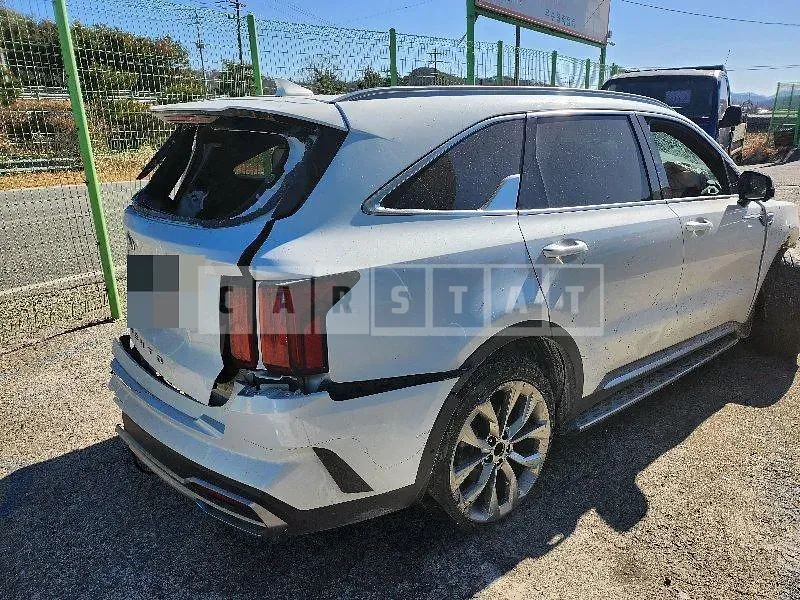 Photo 2 of 12: 2020 Kia Sorento 2.2, VIN KNARK81BGMA050572 — Korean insurance auction