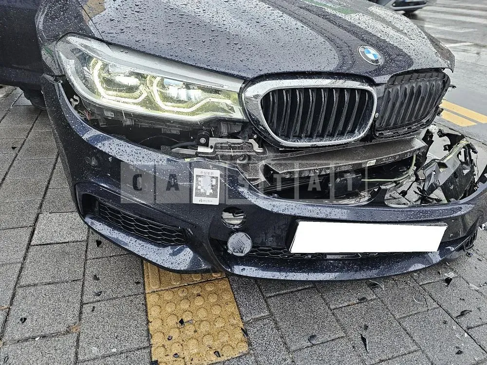 Photo 2 of 12: 2018 BMW 520d, VIN WBAJC5107JG861625 — Korean insurance auction