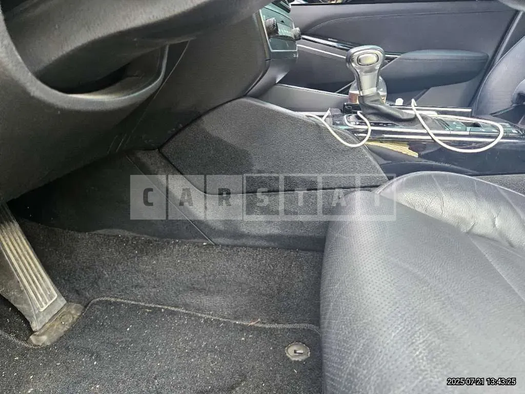 Photo 2 of 19: 2018 Kia K7 — Korean insurance auction