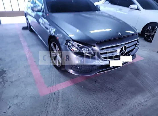 Photo 2 of 49: 2018 Mercedes-Benz E220d — Korean insurance auction