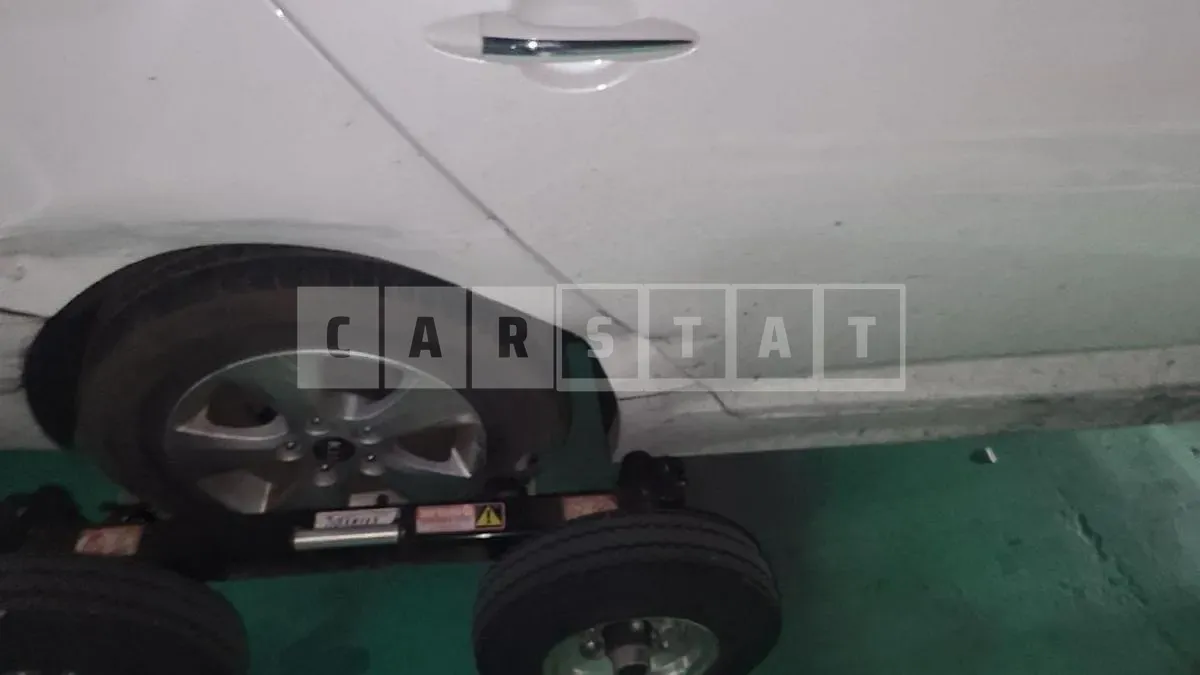 Photo 2 of 9: 2015 Kia K5 2.0(LPG), VIN KNAGN418BFA562758 — Korean insurance auction