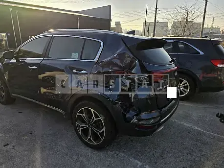 Photo 2 of 32: 2020 Kia Sportage — Korean insurance auction