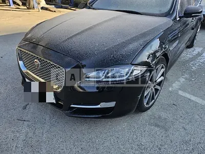 Photo 1 of 28: 2017 Jaguar XJ 3.0d, VIN SAJAA1298HNW07380 — Korean insurance auction