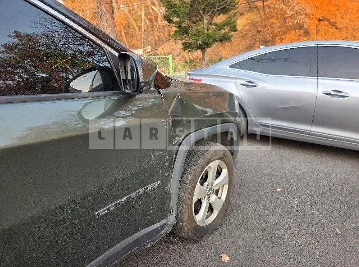 Photo 2 of 21: 2019 Jeep Zip Compass 2.4, VIN 3C4NJDCB4KT766701 — Korean insurance auction