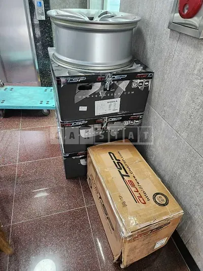 Photo 1 of 11: 2022 Kia (parts) Carnival Wheel, Shovel — Korean insurance auction