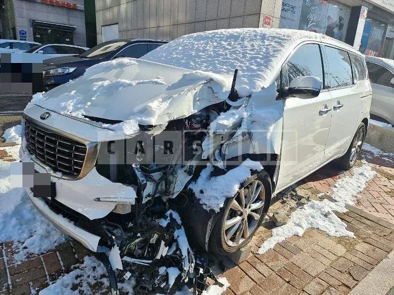 Photo 2 of 67: 2018 Kia Carnivals, VIN KNAME81ABKS451418 — Korean insurance auction