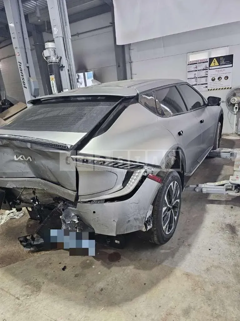 Photo 2 of 22: 2022 Kia EV6 Long Range — Korean insurance auction