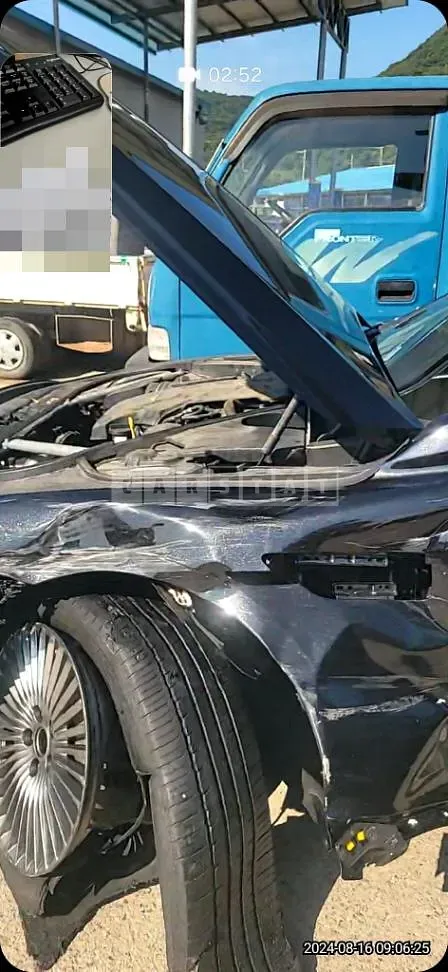 Photo 2 of 11: 2020 Genesis G90 3.8 — Korean insurance auction