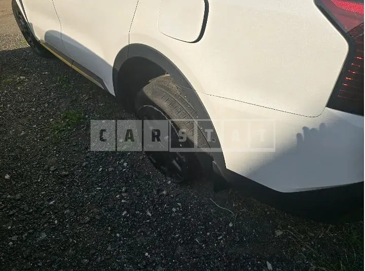 Photo 2 of 13: 2024 Kia Sorento 1.6 — Korean insurance auction
