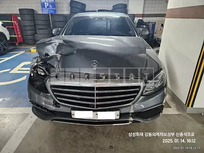 Photo 1 of 35: 2018 Mercedes-Benz E 300 4Matic — Korean insurance auction